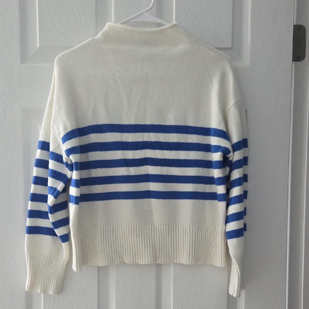 Chic Striped Turtleneck Sweater in Cream and Blue